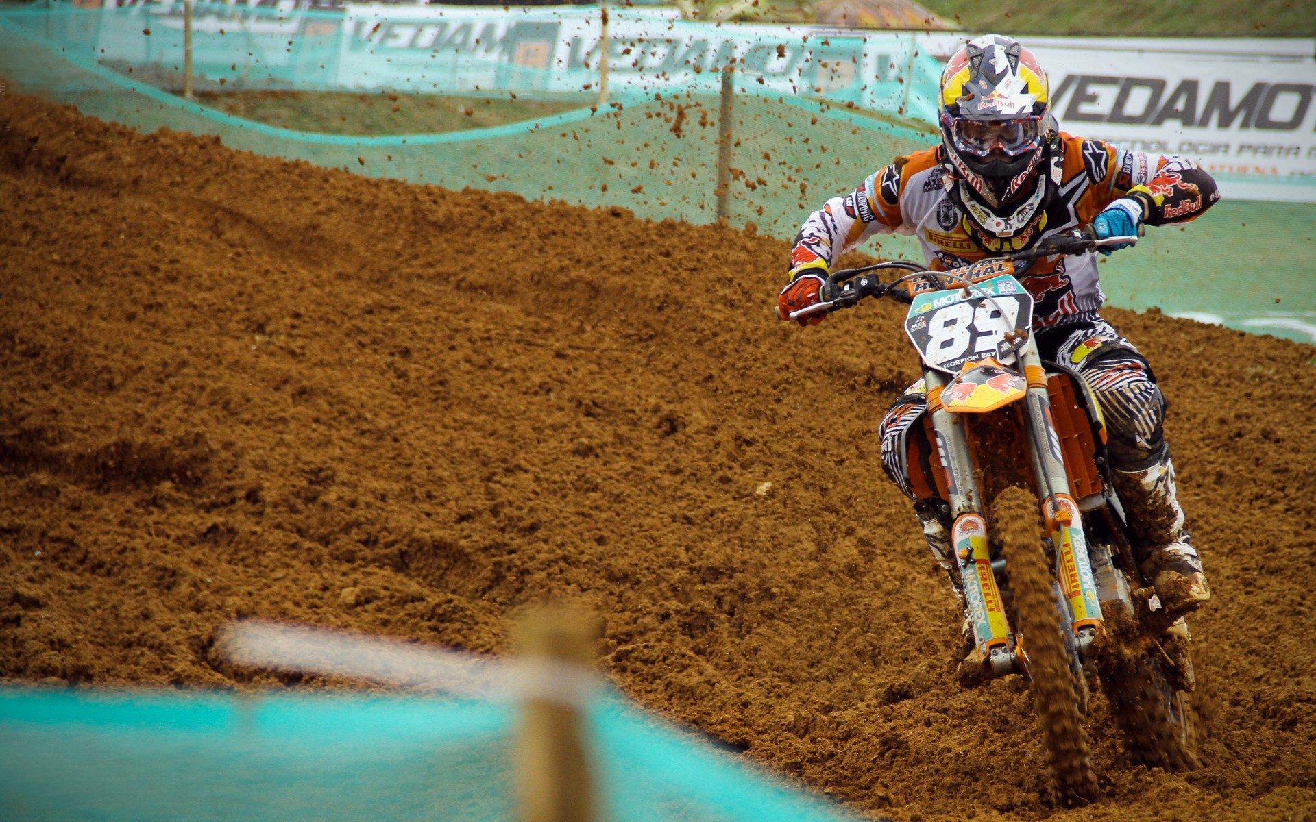 极限运动热潮席卷全球,运动员挑战人类体能新巅峰