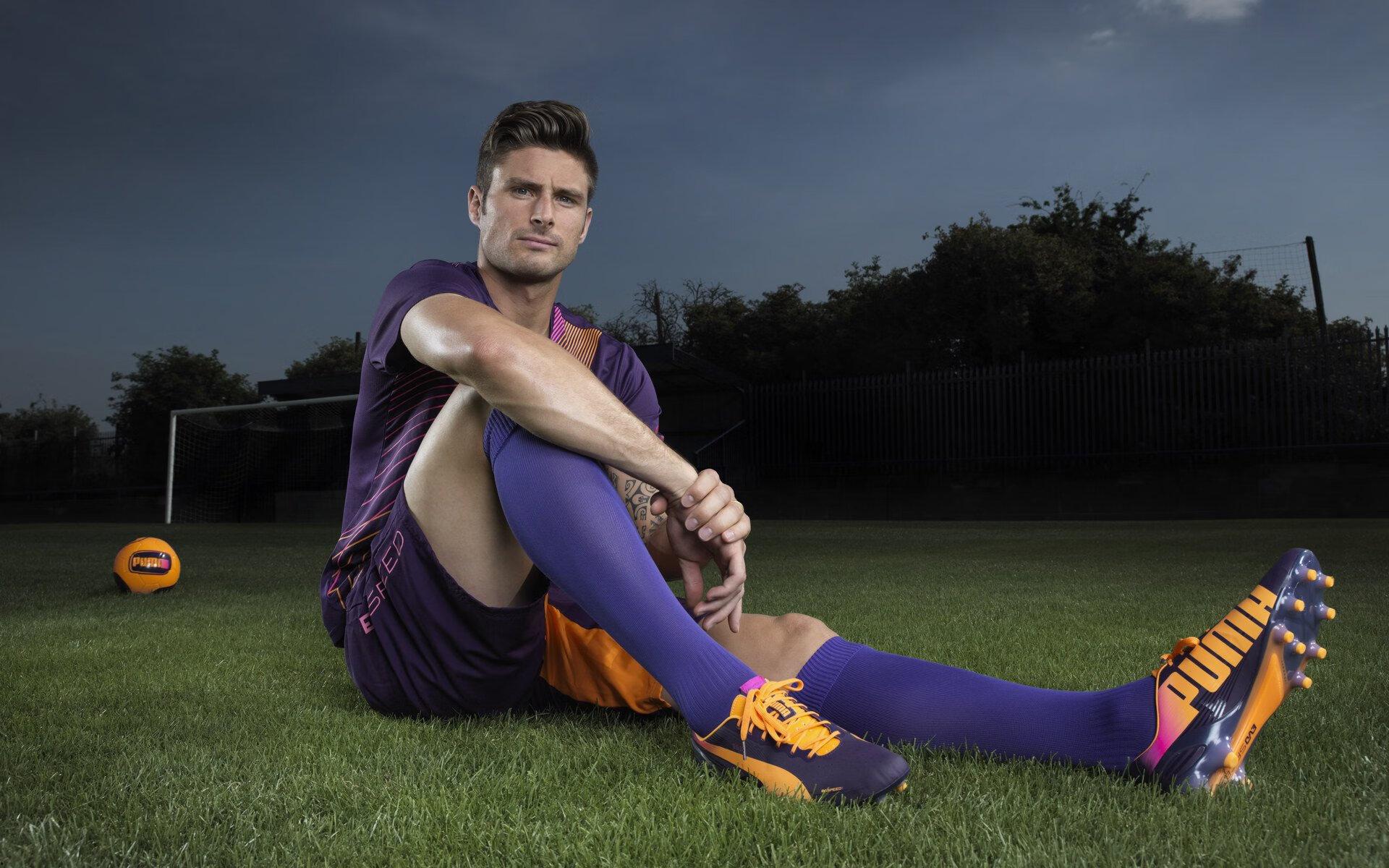 天才新星上演完美帽子戏法，助球队豪取三连胜