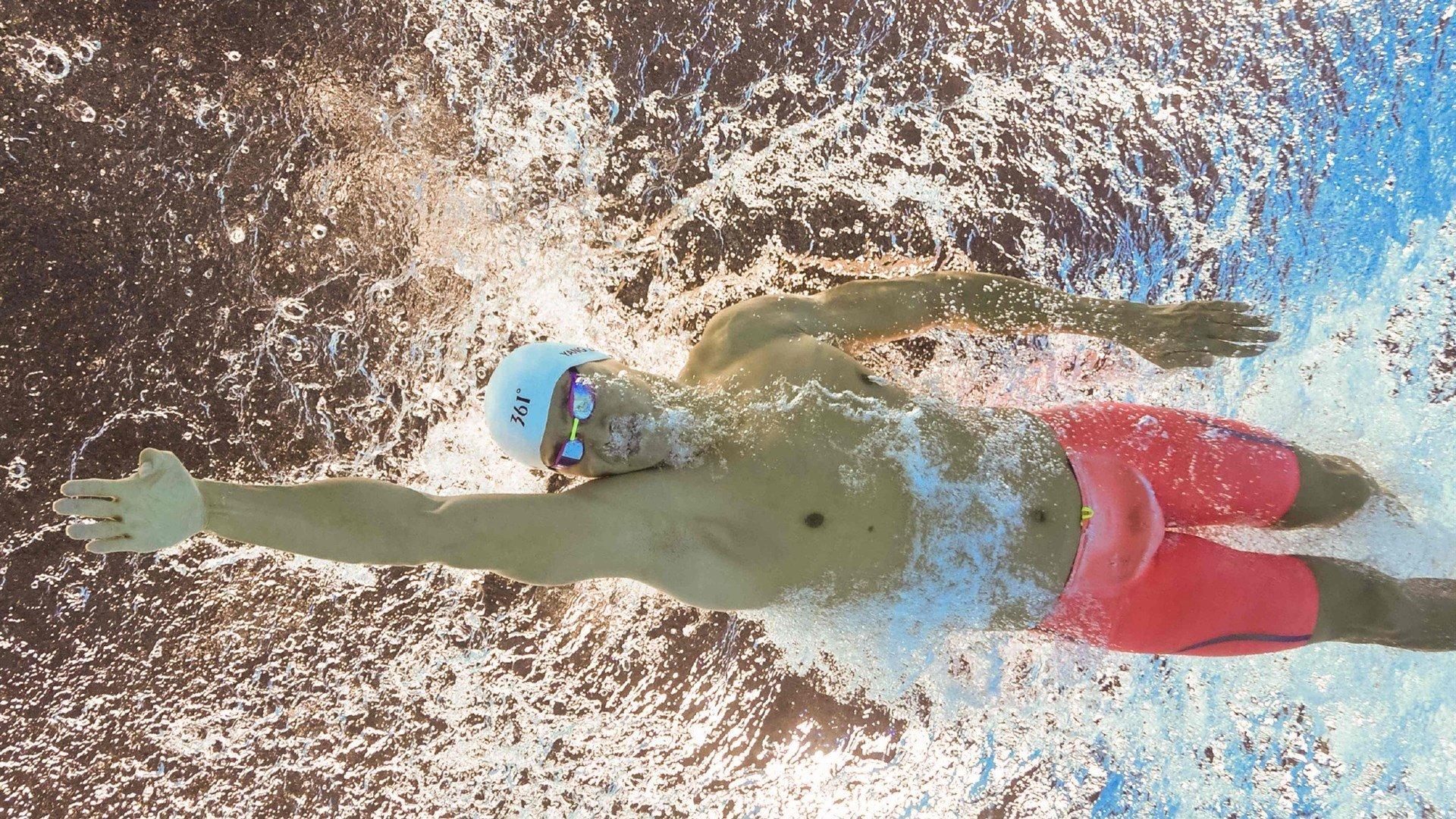 23岁新星打破尘封15年世界纪录,田径史迎来崭新篇章