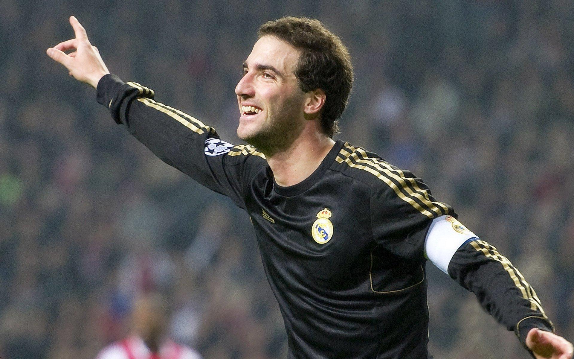 23岁新星打破尘封15年世界纪录,田径史上再添传奇