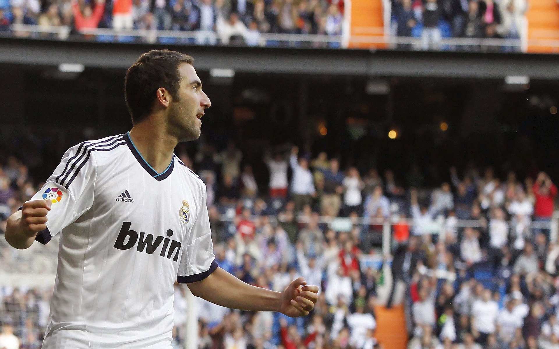 世界杯激战正酣,豪门对决引爆全球球迷热情