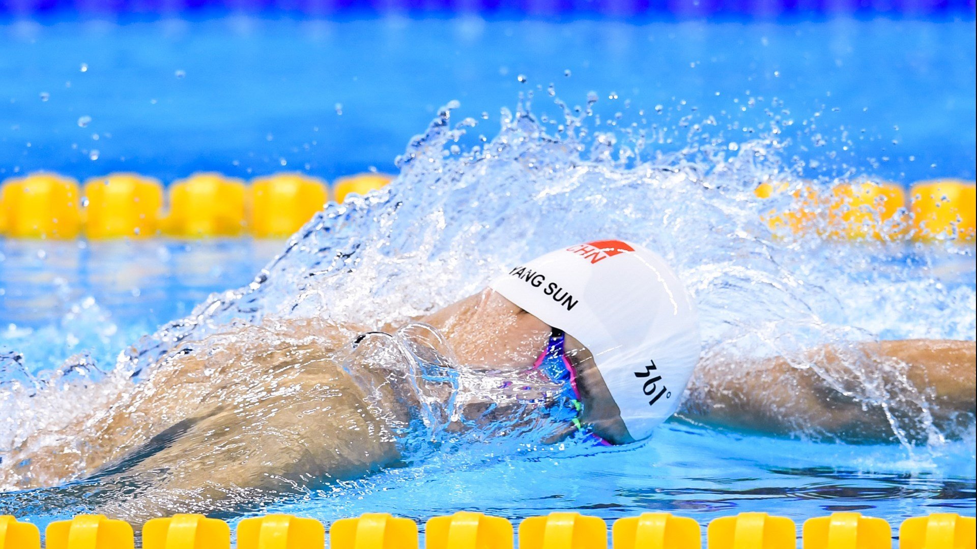 传奇谢幕，足球巨星李明举行盛大退役仪式